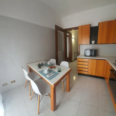 Easy Life Apartment *